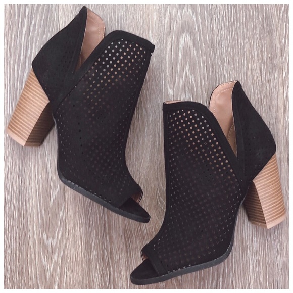 1HR SALE✨ New black perforated peep-toe bootie - Picture 2 of 2